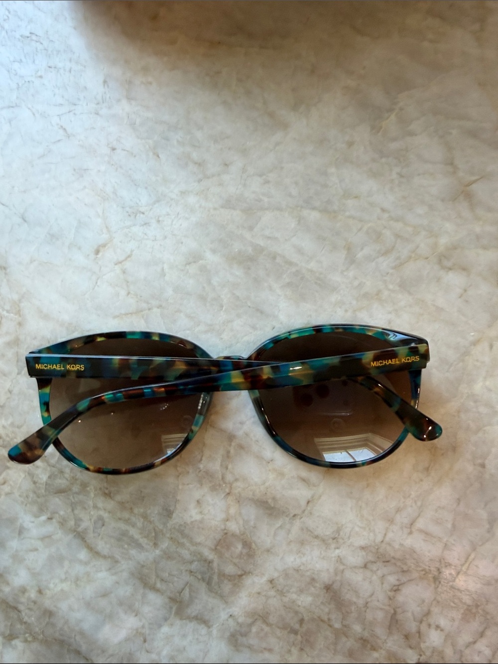 Michael Kors Greenwich M2 733S Sunglasses with Case - Picture 6 of 8